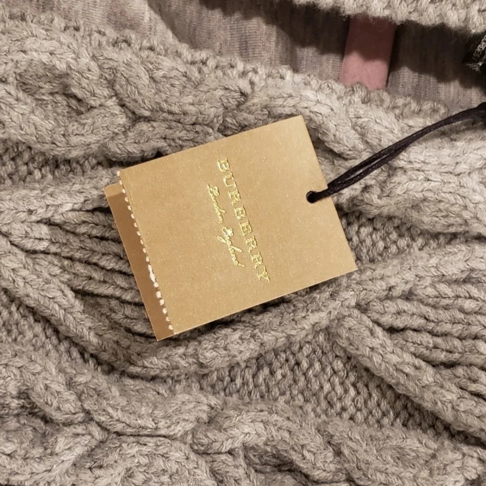 Burberry Gray Knit Cape - Authentic